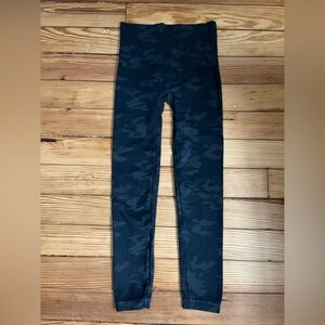Spanx Look At Me Now Gray Camo Seamless Leggings Size Medium